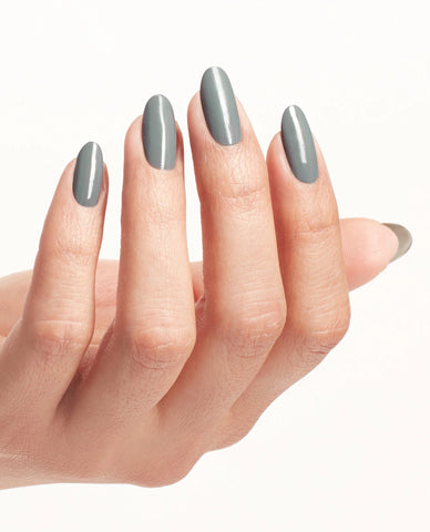 Nail Lacquer Suzi Talks with Her Hands