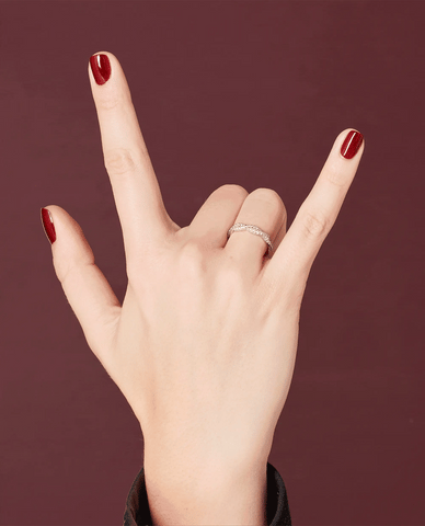 Gel Nail Polish Got the Blues for Red